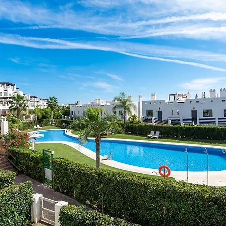 Apartmán Sunset Golf Garden Retreat
